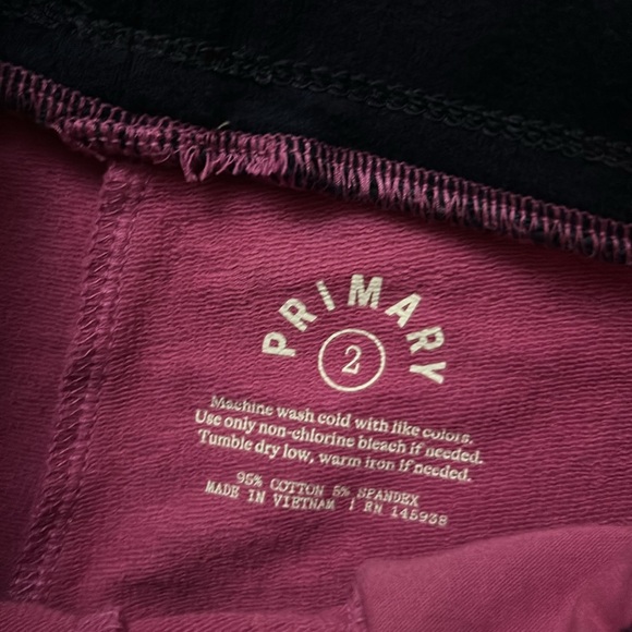 Primary lightweight short with rainbow trim size 2 - Picture 2 of 3